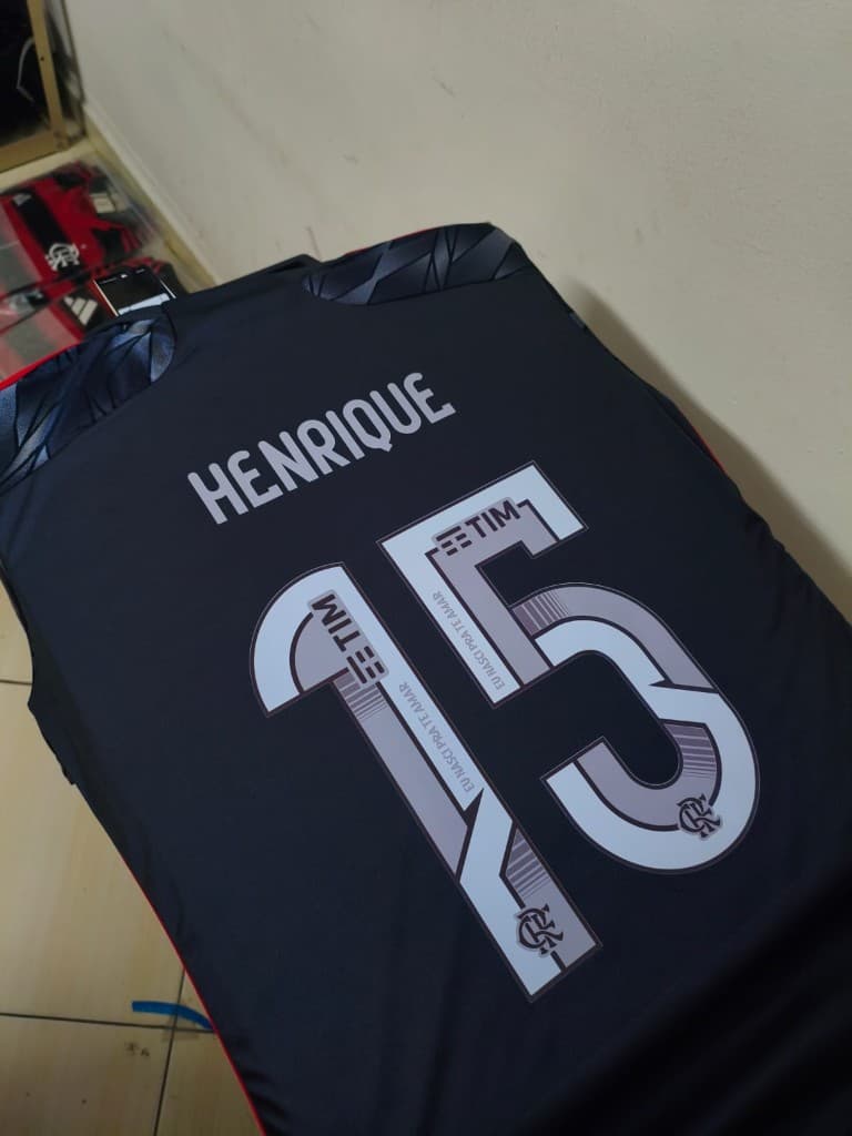 Personalização nome e número — exemplo Flamengo