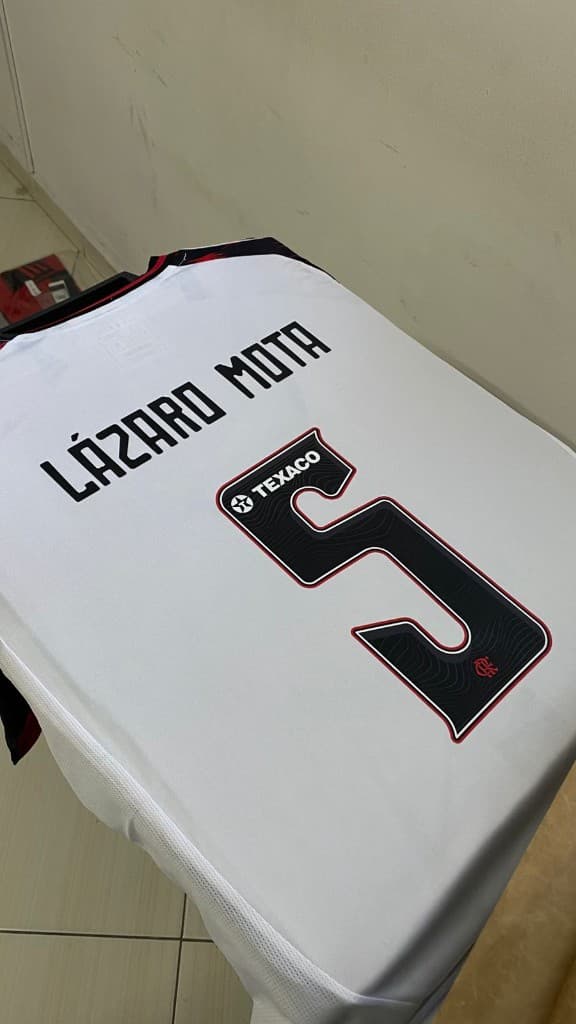 Personalização nome e número — exemplo Flamengo