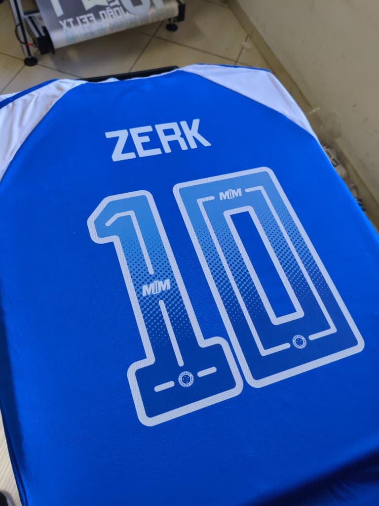 Personalização nome e número — exemplo Cruzeiro